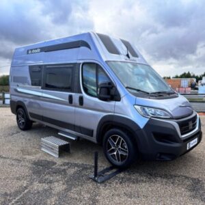 La Strada Avanti XL – Fourgon aménagé 5,99 m – 3 couchages – 180 CV BVA9 – Neuf 2024