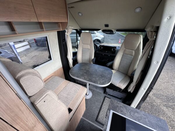 La Strada Regent S 4x4 – Van premium 5,93 m – Mercedes 190 CV BVA9 – 2 couchages – Neuf 2024 – Image 16
