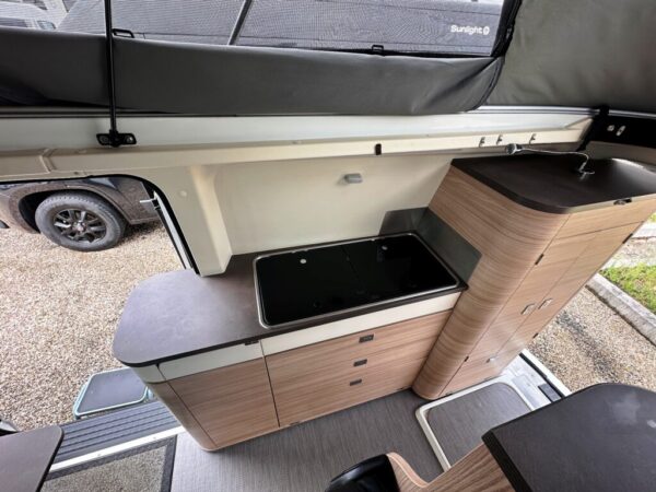 Stylevan Durban – Van aménagé 5,30 m – 4+1 couchages – VW 2.0 TDI DSG7 – 2020 – 86 850 km – Image 6