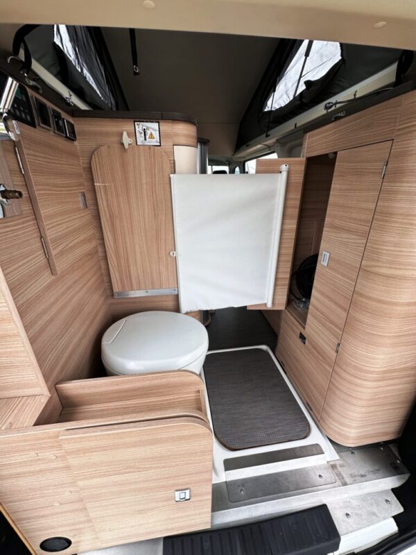 Stylevan Durban – Van aménagé 5,30 m – 4+1 couchages – VW 2.0 TDI DSG7 – 2020 – 86 850 km – Image 10