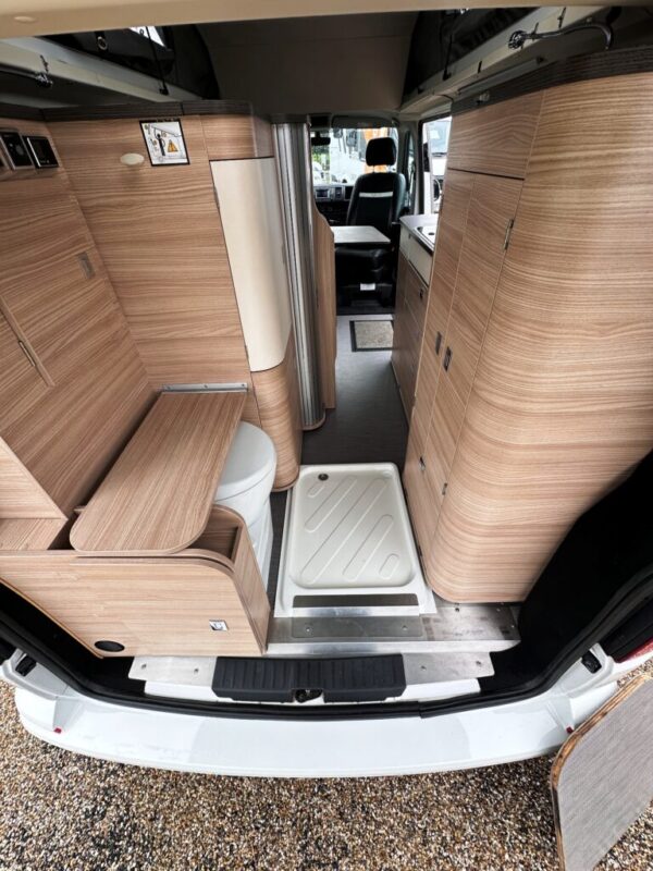 Stylevan Durban – Van aménagé 5,30 m – 4+1 couchages – VW 2.0 TDI DSG7 – 2020 – 86 850 km – Image 11