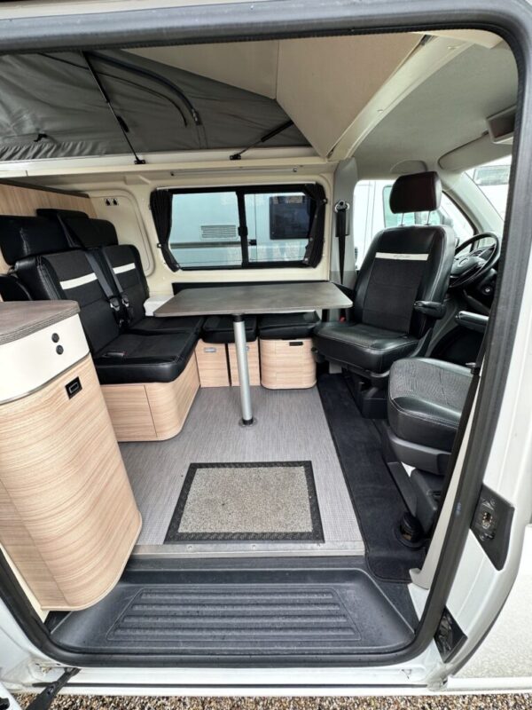 Stylevan Durban – Van aménagé 5,30 m – 4+1 couchages – VW 2.0 TDI DSG7 – 2020 – 86 850 km – Image 14