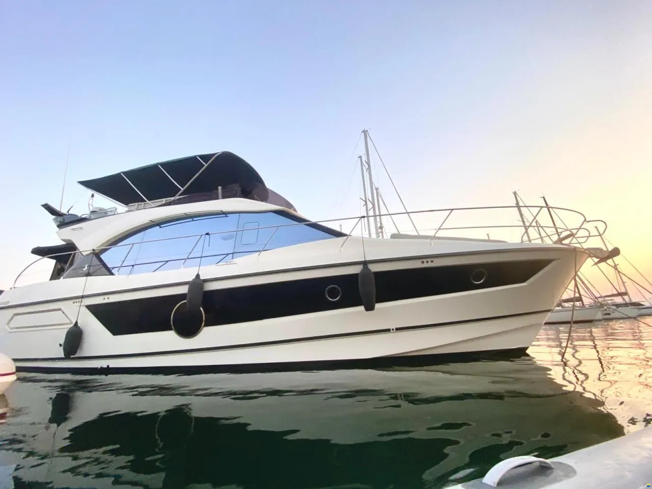Beneteau MONTE CARLO 52 Flybridge – Image 21