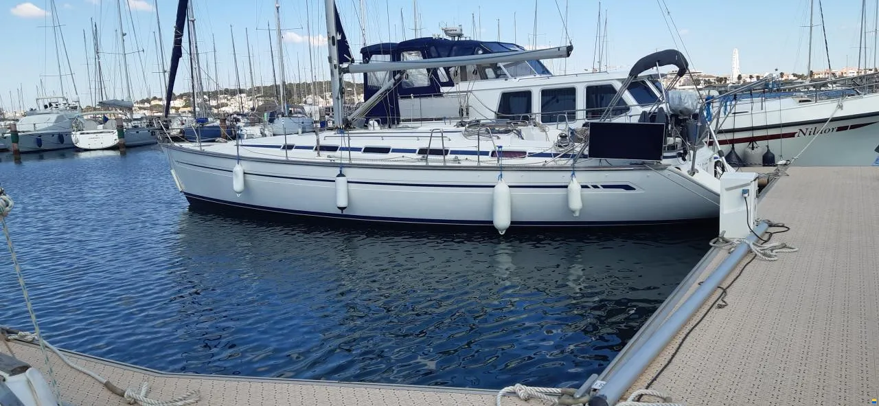 Bavaria 44