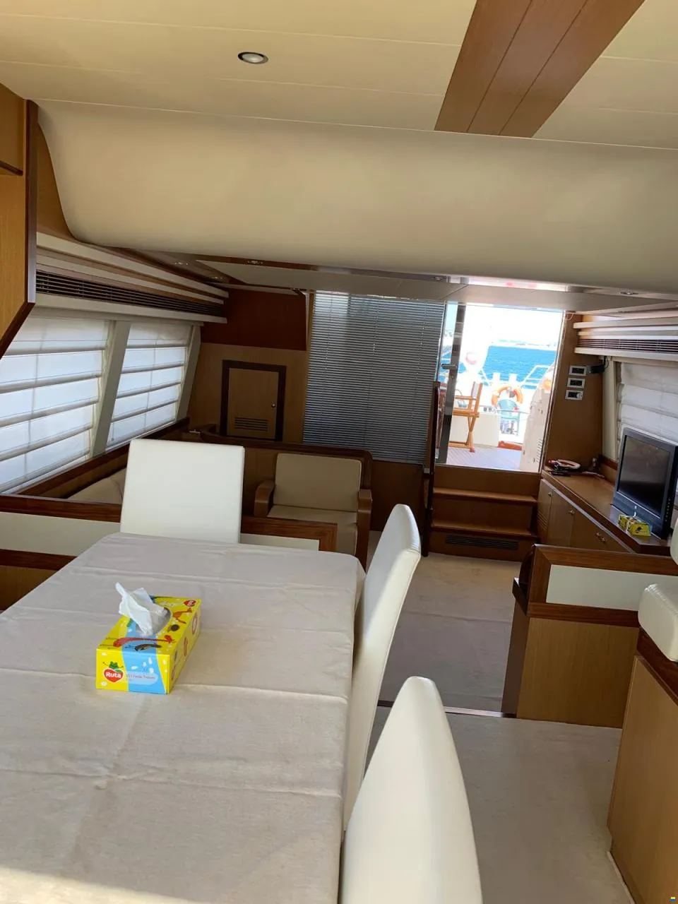 Ferretti Altura 690 – Image 12