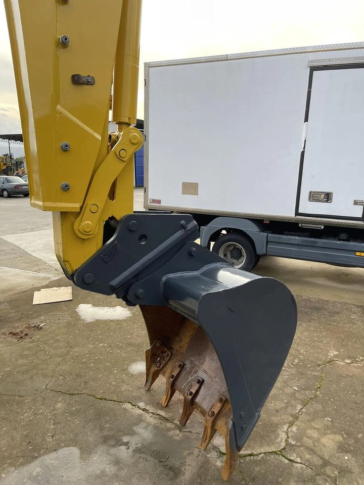 Komatsu WB93R – Tractopelle performante | 100 ch | Année 2021 – Image 24