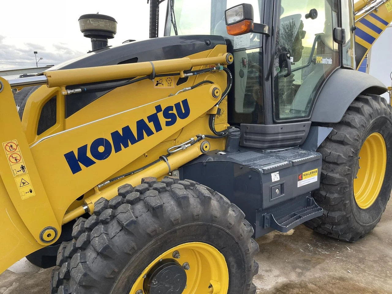 Komatsu WB93R – Tractopelle performante | 100 ch | Année 2021 – Image 26