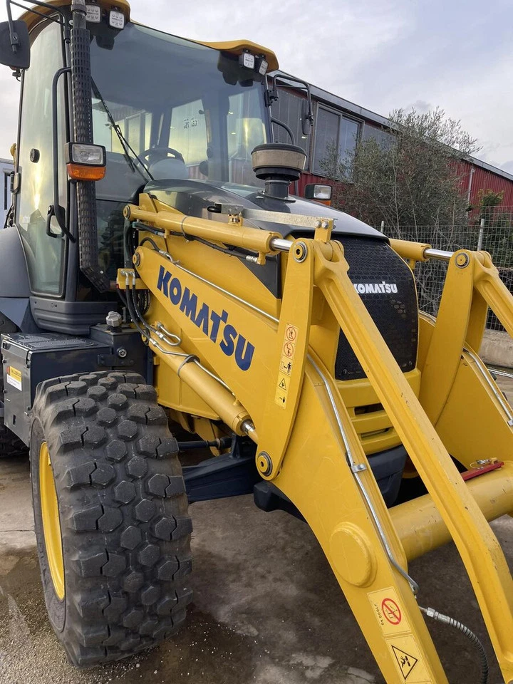 Komatsu WB93R – Tractopelle performante | 100 ch | Année 2021 – Image 5