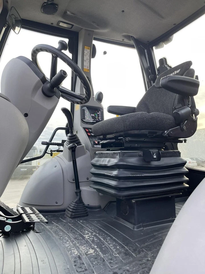Komatsu WB93R – Tractopelle performante | 100 ch | Année 2021 – Image 3