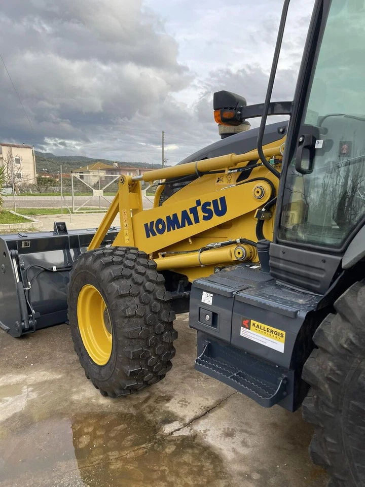 Komatsu WB93R – Tractopelle performante | 100 ch | Année 2021 – Image 10
