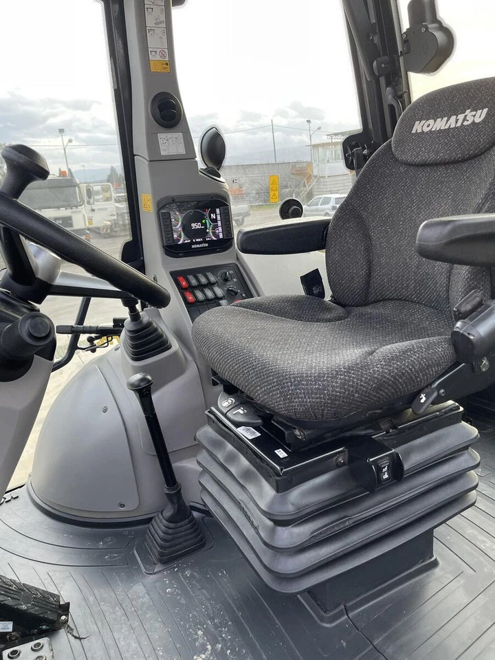 Komatsu WB93R – Tractopelle performante | 100 ch | Année 2021 – Image 12
