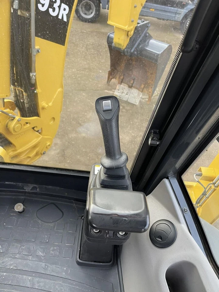 Komatsu WB93R – Tractopelle performante | 100 ch | Année 2021 – Image 6